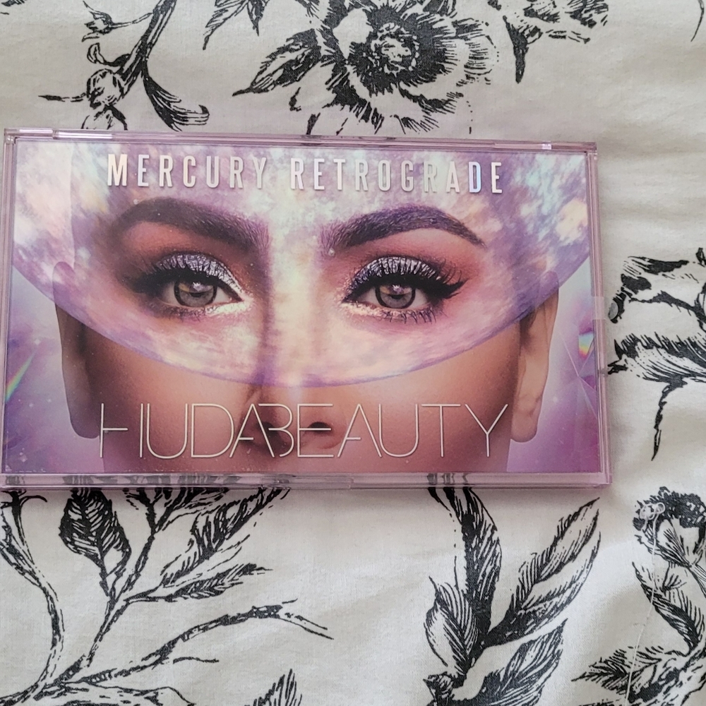 Eyeshadow palette